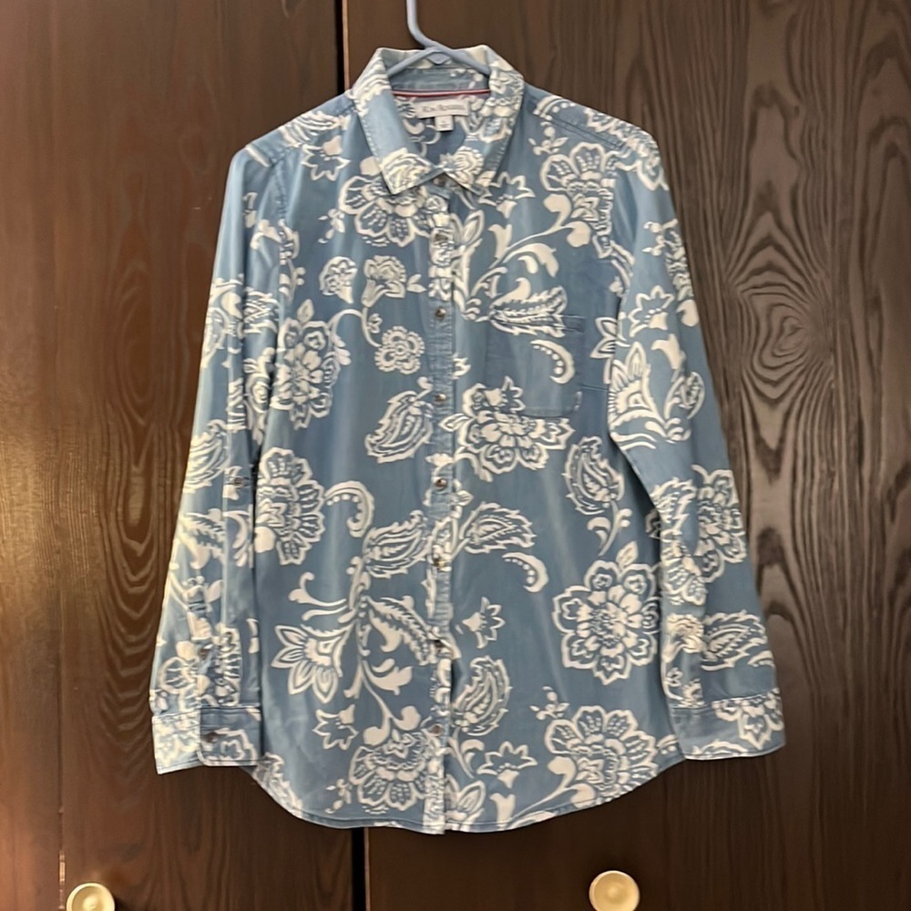 Kim Rogers blue with white designed long sleeved blouse Size Large